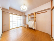 【東京都/府中市宮西町】ライオンズステージ府中シティタワー 和室：和室にはフローリングマットを敷設しております。