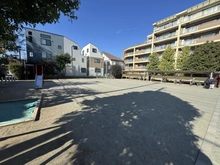 【東京都/府中市白糸台】府中ブライトヒルズ 白糸台文化センター（現地より約60m）：白糸台文化センター敷地に併設する広場