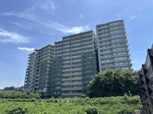 【東京都/多摩市連光寺】ライオンズ聖蹟桜ヶ丘パシーナ C棟 外観：対象地C棟（右側）