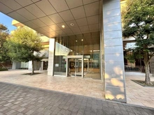 【東京都/多摩市連光寺】ライオンズ聖蹟桜ヶ丘パシーナ C棟 エントランス