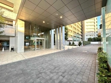 【東京都/多摩市連光寺】ライオンズ聖蹟桜ヶ丘パシーナ C棟 アプローチ