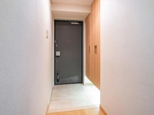 【東京都/多摩市連光寺】ライオンズ聖蹟桜ヶ丘パシーナ C棟 玄関