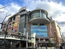 【東京都/多摩市連光寺】ライオンズ聖蹟桜ヶ丘パシーナ C棟 VITA MALL SEISEKI（現地より約976m）