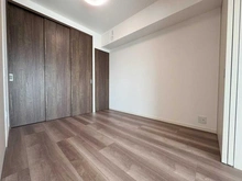 【東京都/府中市寿町】プラウドタワー府中寿町 洋室：リビング横