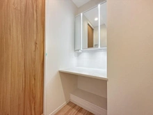 【神奈川県/横浜市戸塚区品濃町】ニューシティ東戸塚タワーズシティ1st フリースペース：トイレの前