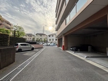 【神奈川県/横浜市戸塚区戸塚町】ステイツ戸塚ガレリア 駐車場