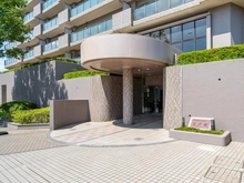 【神奈川県/横浜市戸塚区品濃町】ロイヤルヒルズ東戸塚 アプローチ