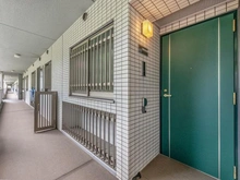 【神奈川県/横浜市戸塚区川上町】東戸塚ガーデンハウス 壱番館 ポーチ