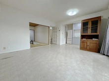 【神奈川県/横浜市戸塚区名瀬町】ネオコーポ戸塚 リビング・ダイニング：家具調度品は価格に含まれません