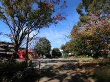 【神奈川県/横浜市戸塚区品濃町】ヴェレーナグラン東戸塚 品濃中央公園（現地より約530m）：