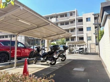 【神奈川県/横浜市磯子区汐見台】ヒルコートテラス横浜汐見台 E棟 バイク置き場