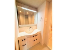 【大阪府/吹田市広芝町】リベール江坂 洗面所