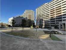 【大阪府/吹田市桃山台】グランファースト千里桃山台 7号棟 敷地内