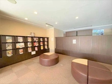 【大阪府/吹田市江の木町】プラウド江坂 共用施設：マガジンカフェ