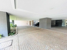 【大阪府/吹田市江の木町】プラウド江坂 敷地内：車寄せ