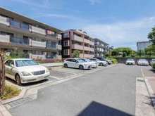 【大阪府/箕面市小野原東】コープ野村ウィンディ北千里 駐車場