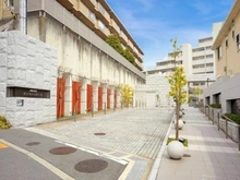 【大阪府/吹田市山田西】プラウド千里山田 アプローチ
