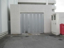 【大阪府/吹田市山田西】プラウド千里山田 共用施設：敷地内ゴミ捨て場
24時間ごみ捨て可能です