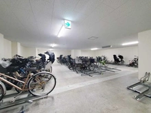 【大阪府/堺市堺区三国ヶ丘御幸通】プラウドタワー堺東 駐輪場