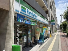 【大阪府/大阪市淀川区木川西】プレステージ北大阪ブライトスクエア ファミリーマート淀川区役所前店（現地より約240m）