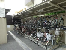 【大阪府/箕面市小野原西】イニシア箕面小野原 駐輪場