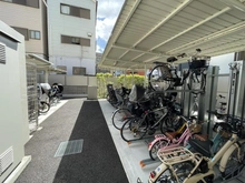 【大阪府/吹田市長野東】プラウド吹田千里丘テラス 駐輪場