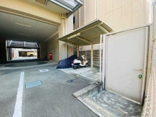 【大阪府/大阪市淀川区宮原】ローレルコート新大阪 共用部：バイク置き場