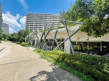 【大阪府/吹田市千里丘北】ミリカ・ヒルズ II街区　F棟 共用施設：ウェルカムプラザにはカフェや体育館、キッチンスペース等がございます