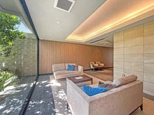 【大阪府/吹田市山手町】プラウド千里山手町 ラウンジ
