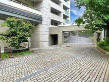 【大阪府/吹田市長野西】プラウド吹田千里丘サウスヒル 駐車場：入口