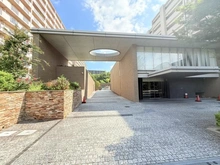 【大阪府/吹田市藤白台】プラウド北千里 アプローチ