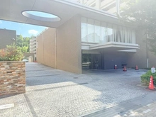 【大阪府/吹田市藤白台】プラウド北千里 エントランス