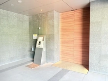【大阪府/吹田市藤白台】プラウド北千里 エントランス