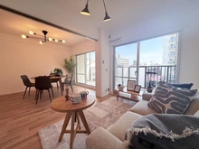 【大阪府/大阪市東淀川区小松】コスモ・ザ・パークスイースト1 リビング：（手前）洋室