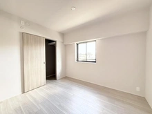 【大阪府/吹田市片山町】プラウド吹田 洋室