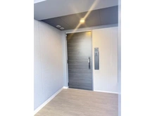 【大阪府/吹田市片山町】プラウド吹田 玄関