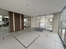 【兵庫県/西宮市瓦林町】パークホームズ西宮北口 エントランス：風除室