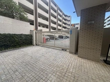 【兵庫県/西宮市瓦林町】パークホームズ西宮北口 駐車場入口