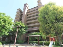 【兵庫県/西宮市津門稲荷町】コスモ西宮 外観
