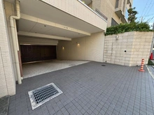 【兵庫県/西宮市松園町】プラウド夙川松園町 駐車場：入口