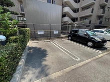 【兵庫県/西宮市樋之池町】苦楽園ヒルズ 1号棟 来客用駐車場