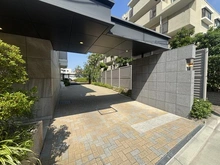 【兵庫県/芦屋市西蔵町】プラウド芦屋西蔵町 駐車場入口
