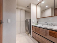 【兵庫県/西宮市田代町】プラウド西宮北口 洗面室