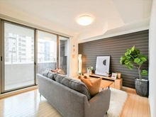 【大阪府/大阪市東淀川区豊新】プロパレス上新庄IIグラヴィス リビング・ダイニング：※家具・調度品等は販売価格に含まれておりません