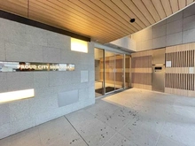 【大阪府/大阪市淀川区西宮原】プラウドシティ新大阪 エントランス:風除室
