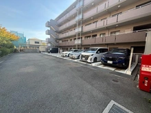 【兵庫県/西宮市堀切町】香櫨園フラットB棟 駐車場