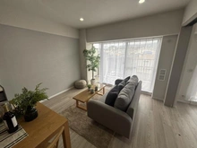 【兵庫県/宝塚市光明町】宝塚パークハイツ リビング：（右）洋室