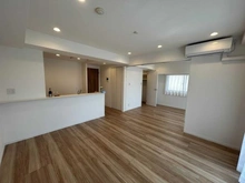 【神奈川県/横浜市中区山下町】リブゼ横浜山下公園 リビング・ダイニング