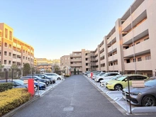 【神奈川県/横浜市青葉区美しが丘】ドレッセ美しの森フロラージュ イーストヒル 駐車場