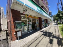 【神奈川県/横浜市青葉区美しが丘】ドレッセ美しの森フロラージュ イーストヒル  ファミリーマートたまプラーザ店（現地より約550m）